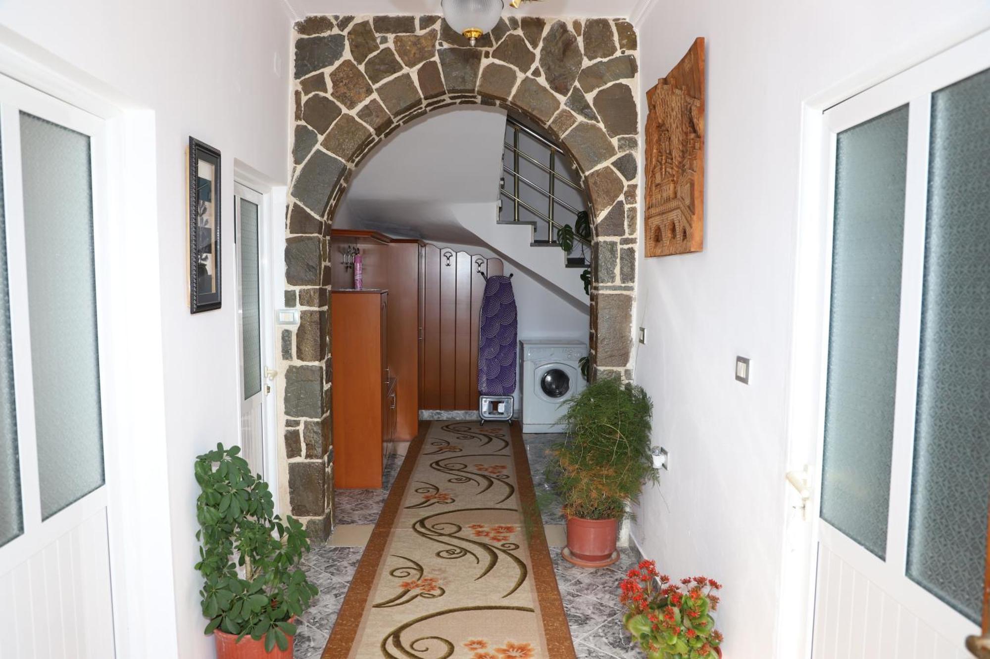 Villa Xherimeja Family Oasis Berat Phòng bức ảnh