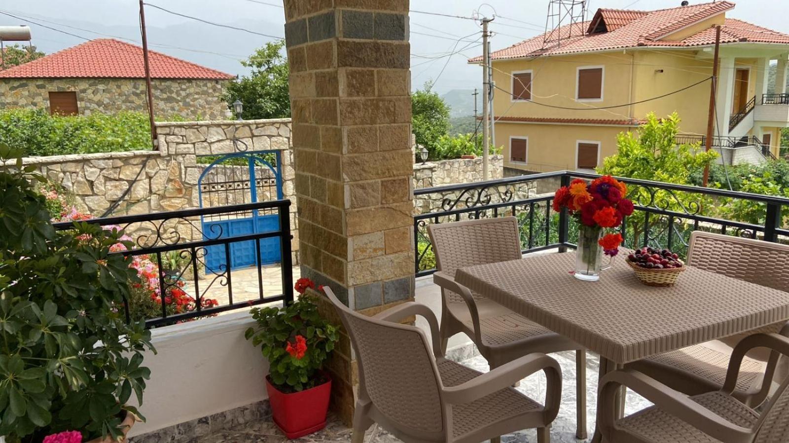 Villa Xherimeja Family Oasis Berat Phòng bức ảnh