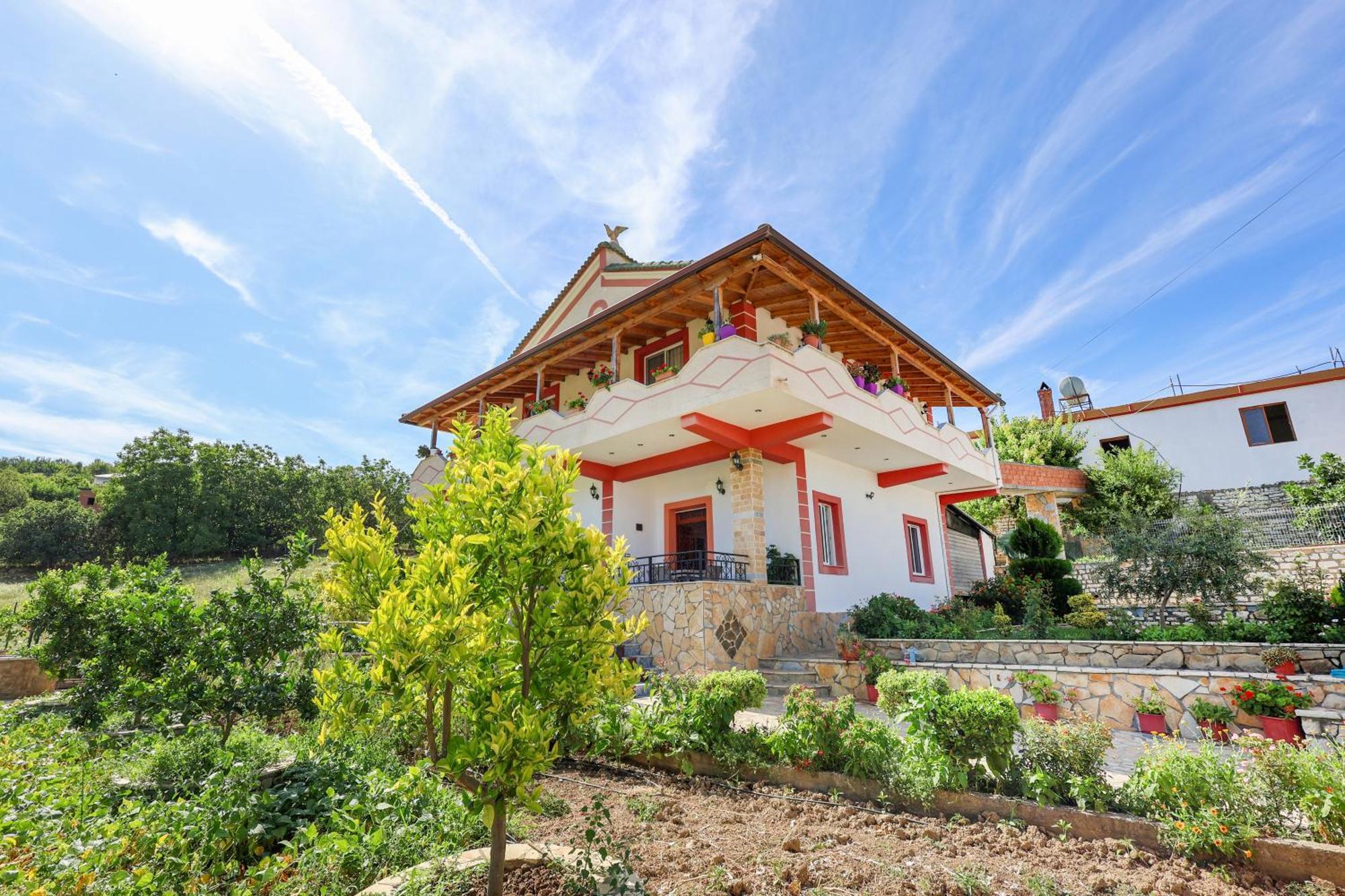 Villa Xherimeja Family Oasis Berat Ngoại thất bức ảnh